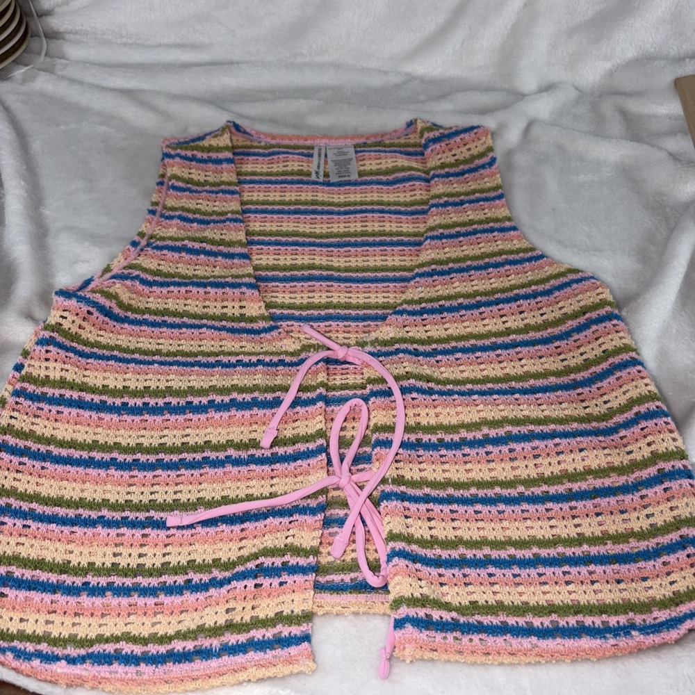 Celebrity Pink Swim XS Crochet Tie-Front Cover-Up Vest lightweight Coastal Layer
